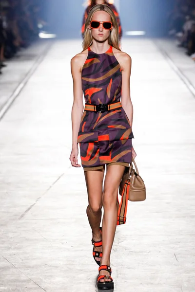 Look 37